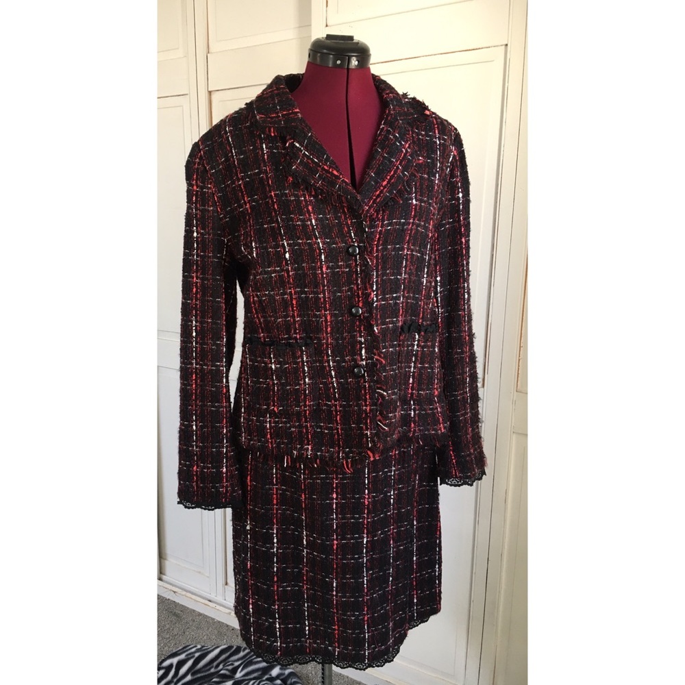 Women's suit